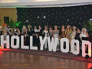 giant hollywood letters